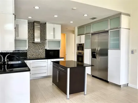 2694 Oakmont Weston FL 33332