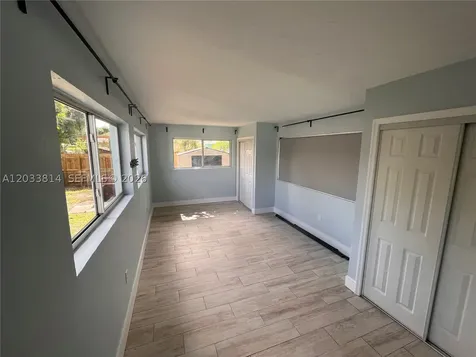1860 NW 52 Street Miami FL 33142