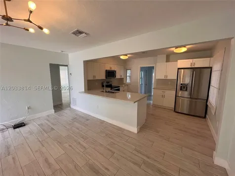 1860 NW 52 Street Miami FL 33142