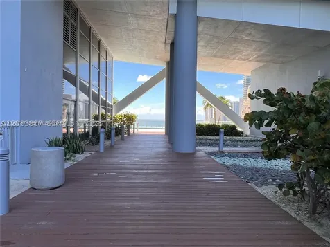 888 Biscayne Boulevard Miami FL 33132