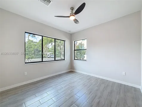 410 NW 41st Street Oakland Park FL 33309
