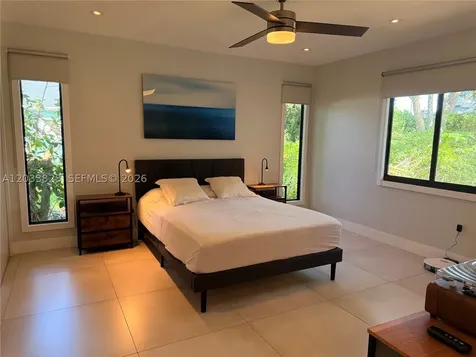 360 NW 40th Street Miami FL 33127