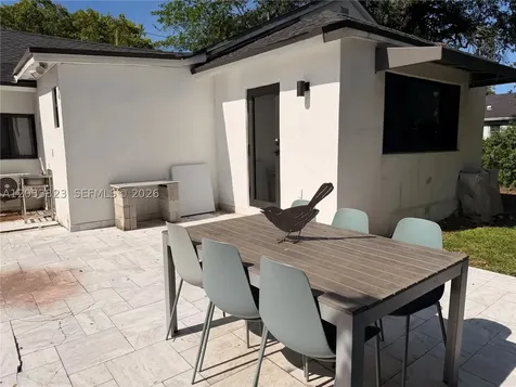 360 NW 40th Street Miami FL 33127