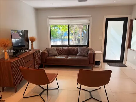 360 NW 40th Street Miami FL 33127