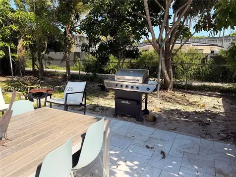360 NW 40th Street Miami FL 33127