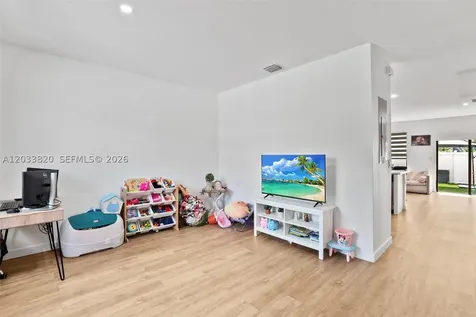 9362 W 33rd Lane Hialeah FL 33018