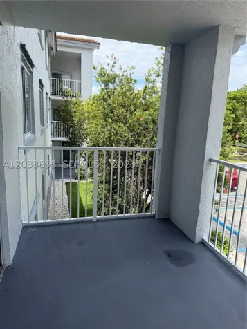 2620 S University Drive Davie FL 33328