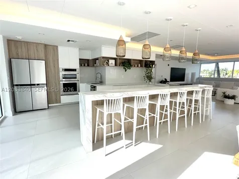 5900 Collins Avenue Miami Beach FL 33140
