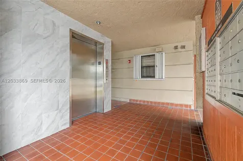 10227 NW 9th St Circle Miami FL 33172
