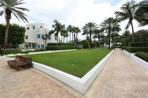 100 S Pointe Drive Miami Beach FL 33139