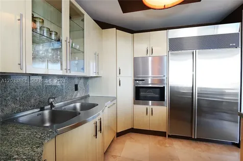 100 S Pointe Drive Miami Beach FL 33139