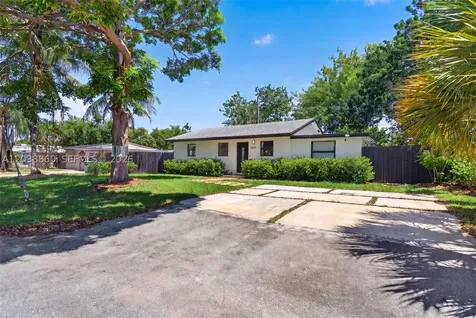 1464 NE 28th Street Pompano Beach FL 33064