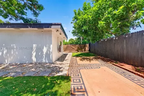 1464 NE 28th Street Pompano Beach FL 33064