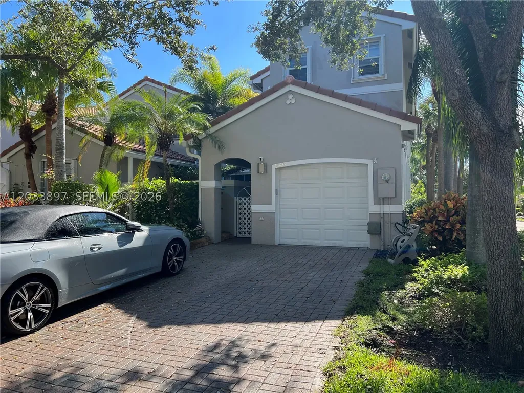 1140 Cliffrose Street Hollywood FL 33019