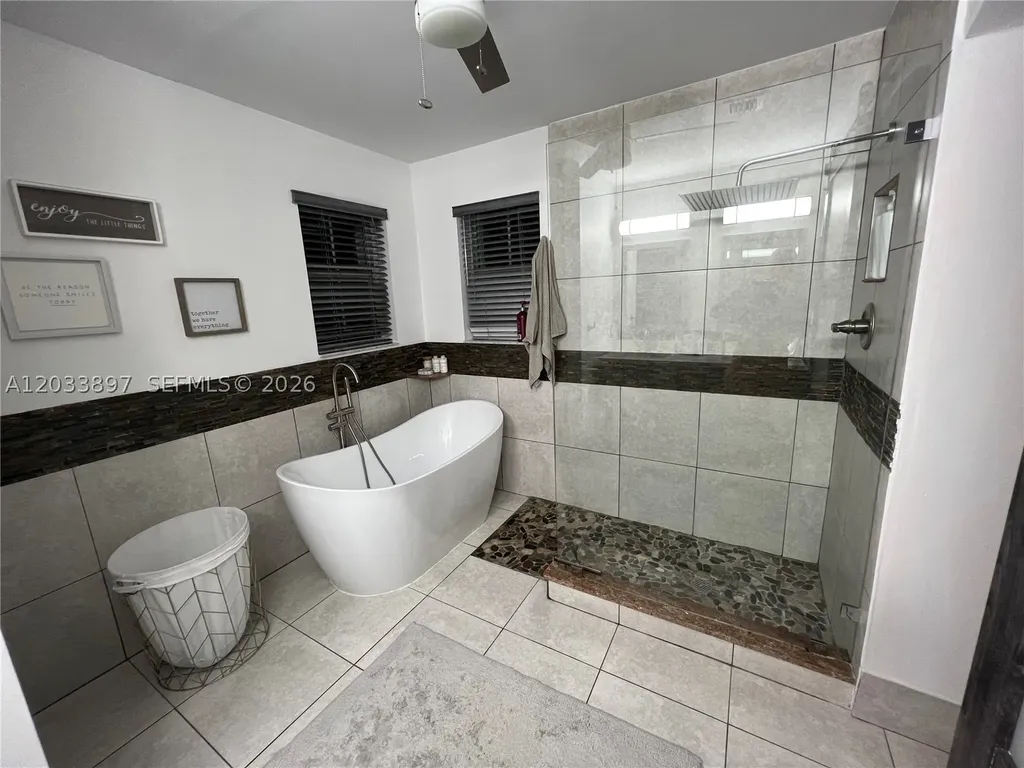1140 Cliffrose Street Hollywood FL 33019