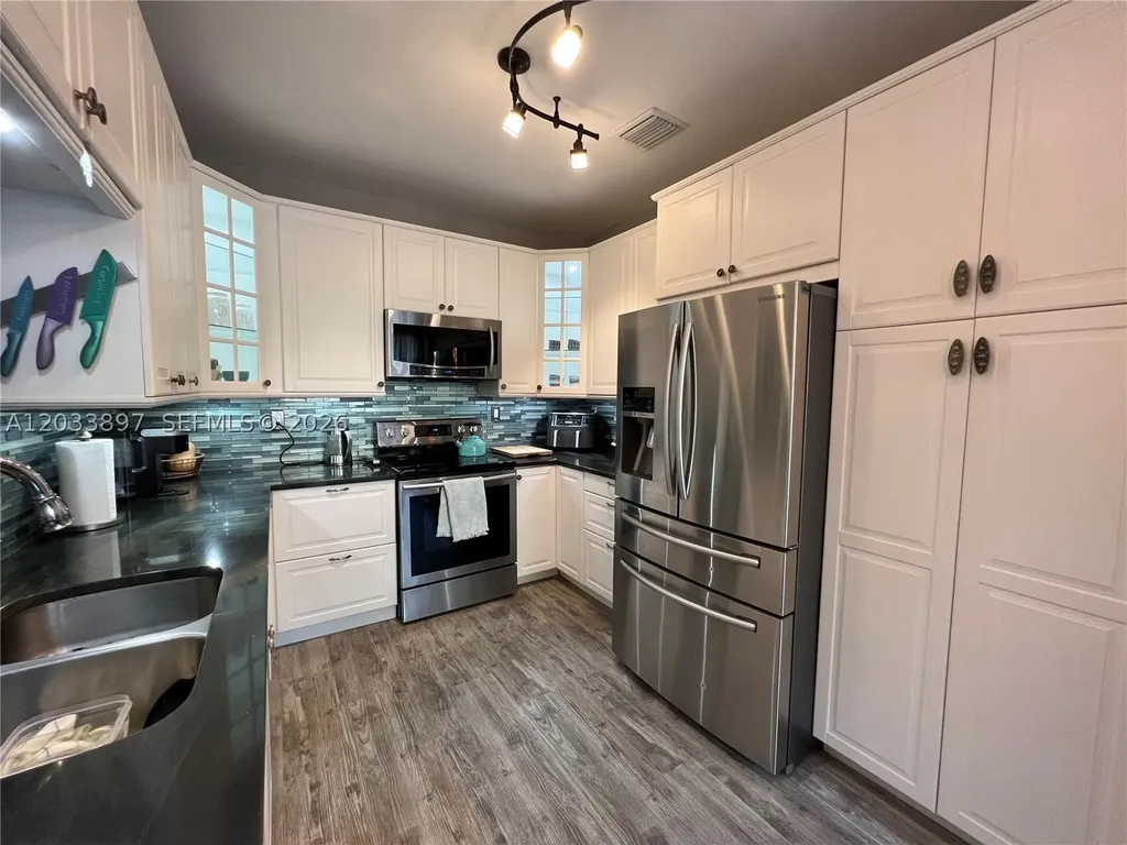 1140 Cliffrose Street Hollywood FL 33019