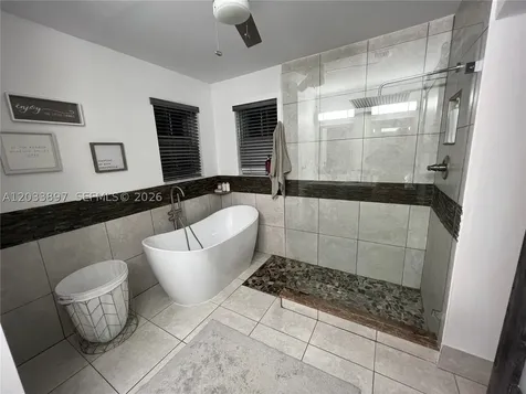 1140 Cliffrose Street Hollywood FL 33019