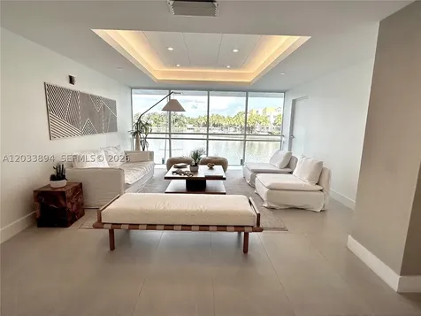 5900 Collins Avenue Miami Beach FL 33140