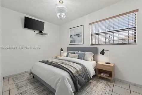 983 W 42nd Place Hialeah FL 33012