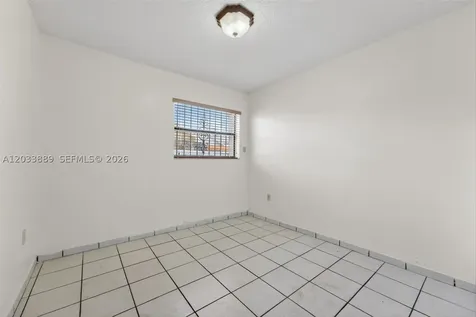 983 W 42nd Place Hialeah FL 33012