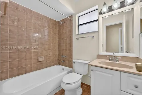 983 W 42nd Place Hialeah FL 33012