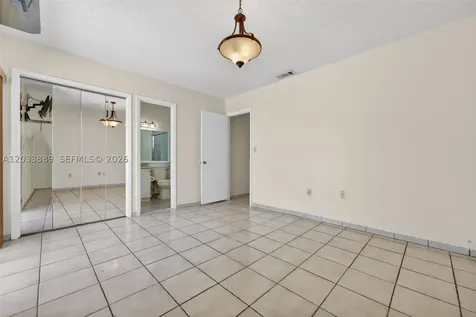 983 W 42nd Place Hialeah FL 33012