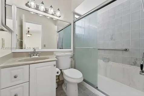 983 W 42nd Place Hialeah FL 33012
