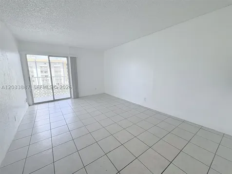 4550 NW 9th Street Miami FL 33126