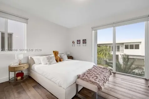 10250 NW 75th Terrace Doral FL 33178