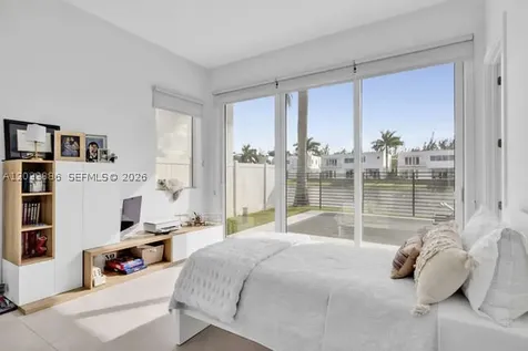 10250 NW 75th Terrace Doral FL 33178