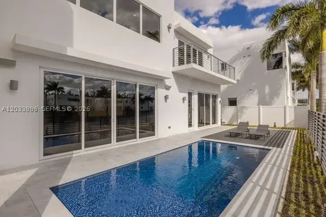 10250 NW 75th Terrace Doral FL 33178