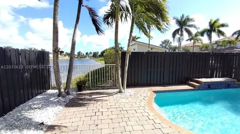 6743 SW 163rd Place Miami FL 33193