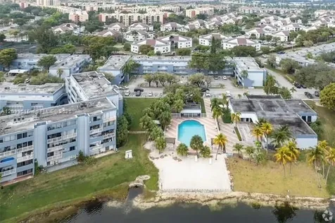 9351 Fontainebleau Boulevard Miami FL 33172