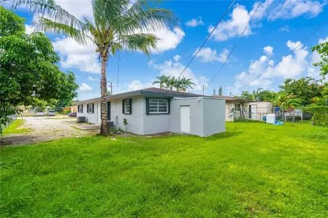 1011 NW 9th Street Homestead FL 33030