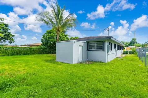 1011 NW 9th Street Homestead FL 33030