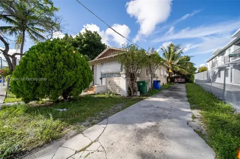 1267 NW 3rd Street Miami FL 33125