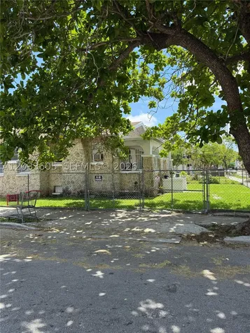1269 NW 4th Street Miami FL 33125