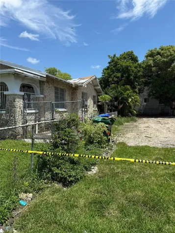 1269 NW 4th Street Miami FL 33125