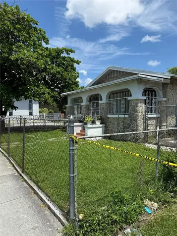 1269 NW 4th Street Miami FL 33125