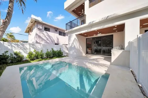 906 NE 17th Terrace Fort Lauderdale FL 33304