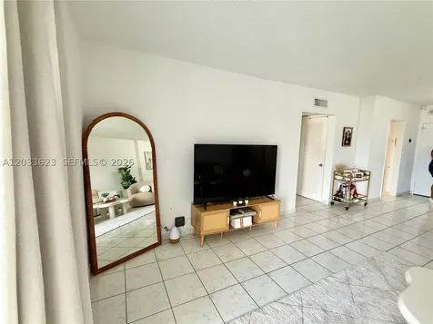 400 Kings Point Drive Sunny Isles Beach FL 33160