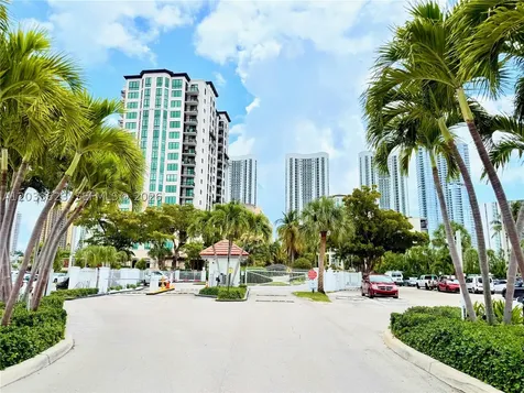 400 Kings Point Drive Sunny Isles Beach FL 33160