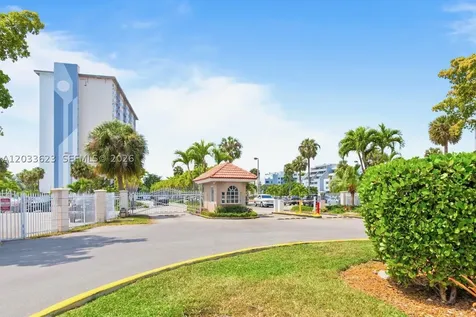 400 Kings Point Drive Sunny Isles Beach FL 33160