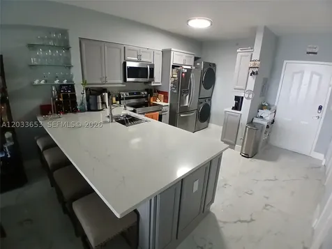 5099 NW 7th Street Miami FL 33126