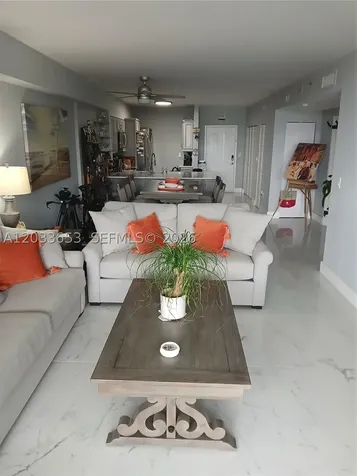 5099 NW 7th Street Miami FL 33126