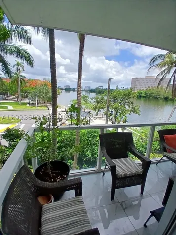 5099 NW 7th Street Miami FL 33126