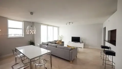 31 SE 5th Street Miami FL 33131