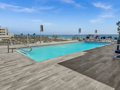 1052 Ocean Drive Miami Beach FL 33139