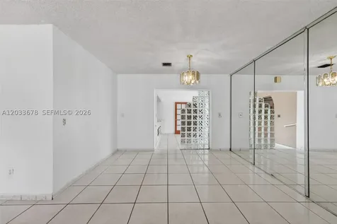 20 E 52nd Place Hialeah FL 33013