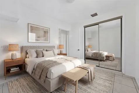 20 E 52nd Place Hialeah FL 33013